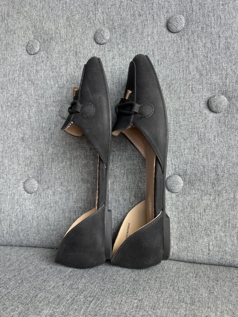 Isaac Mizrahi New York Black D’Orsay Flats Size 7.5 Bow Gold Tip Detail - Picture 8 of 11